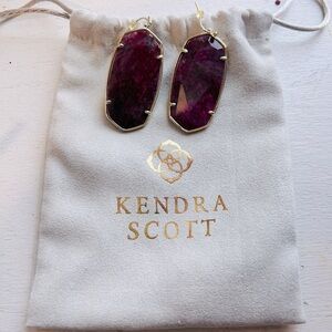 NWOT Kendra Scott Pink Earrings